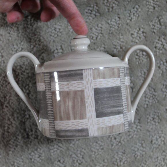 PTS International Interiors - Sugar Bowl & Lid / Creamer - Sandstone pattern - Picture 2 of 10